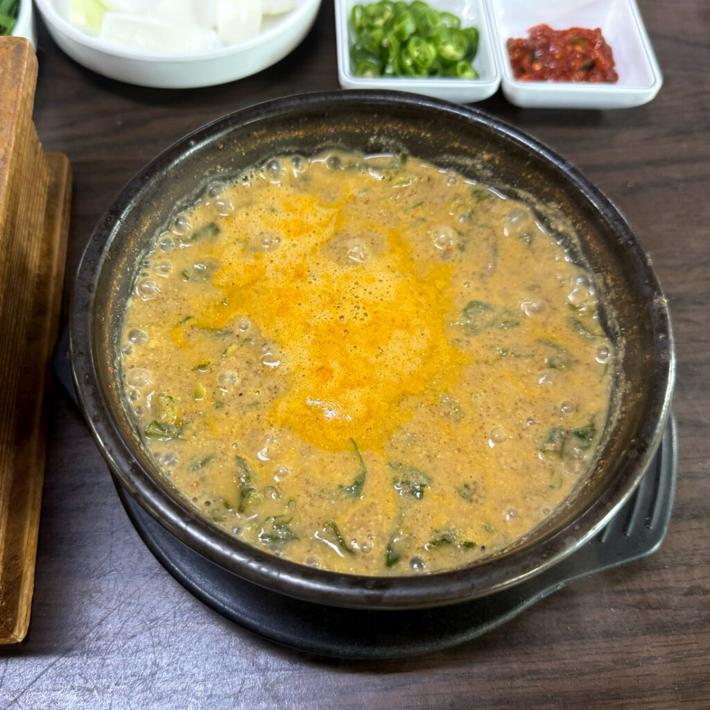 추어탕 뚝배기
